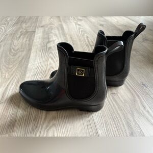 Dav women’s rain boots size 8